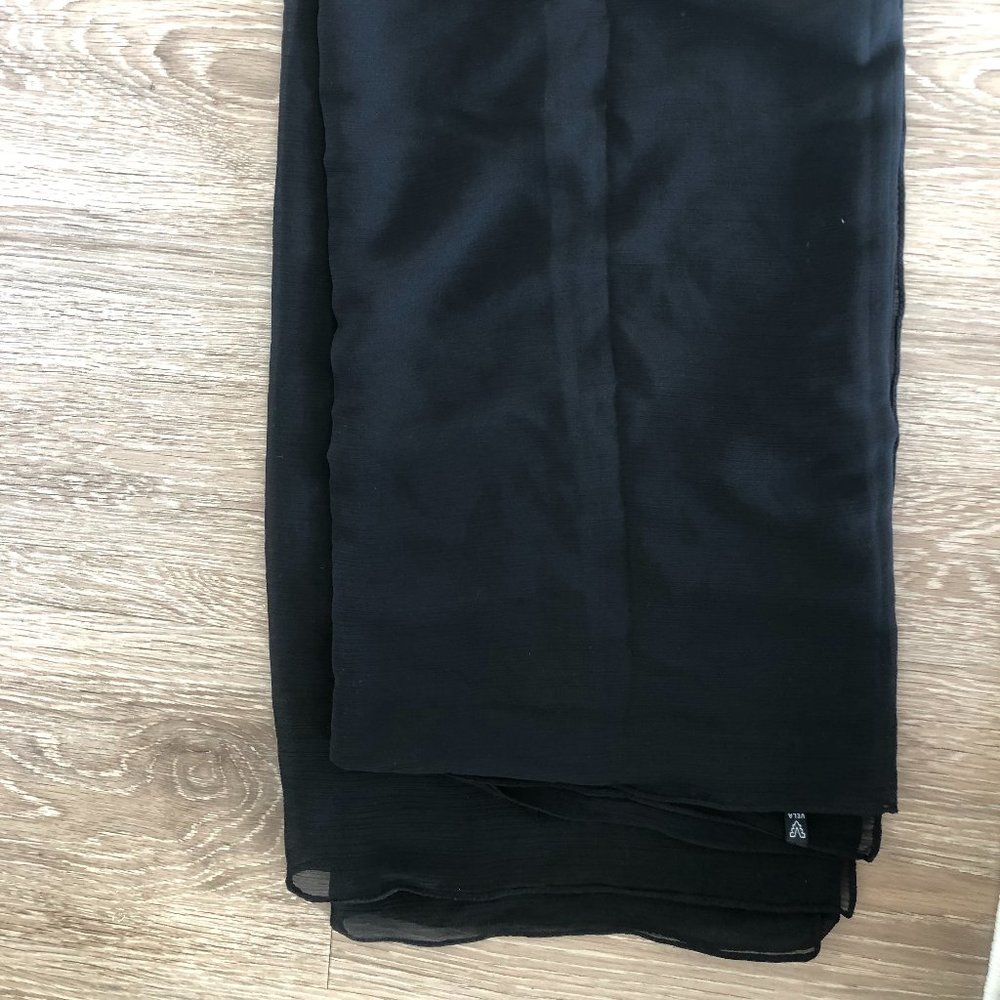 Vela Black Crinkle Chiffon in square size
